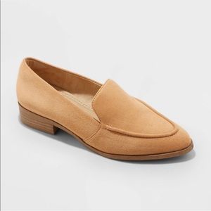 NWT Universal Thread Women’s Lucero Loafers Tan Beige